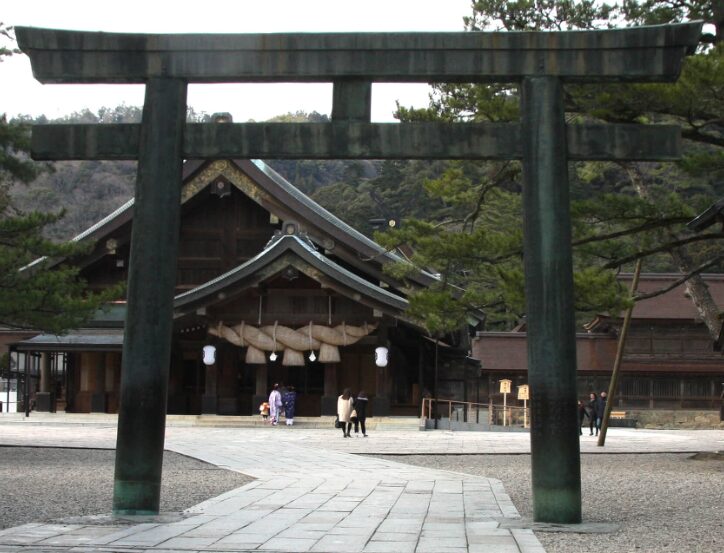 出雲大社と伊勢神宮が仲悪い説の真相とは