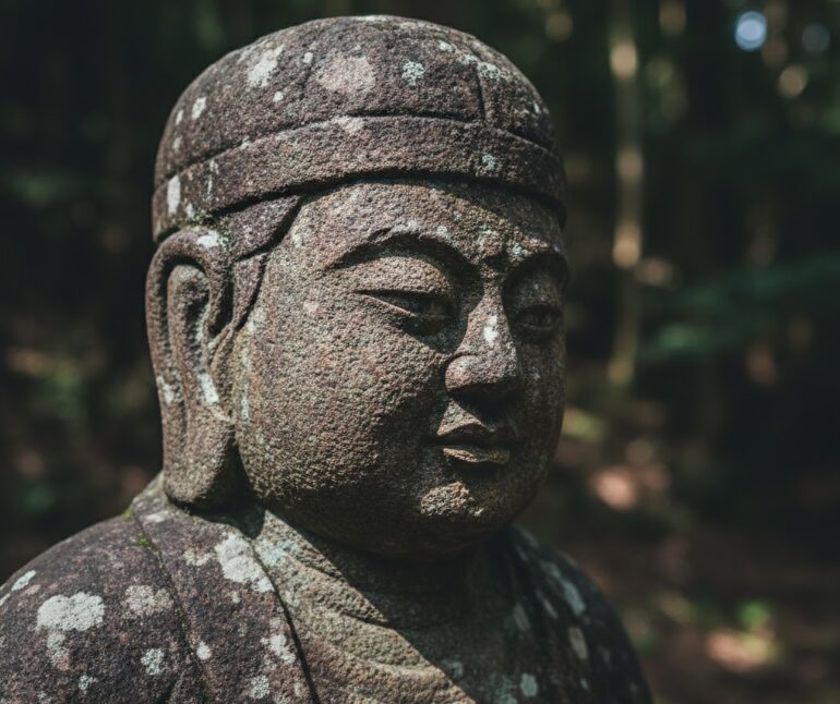 一夜で彫られた爪切り地蔵が語る奇跡