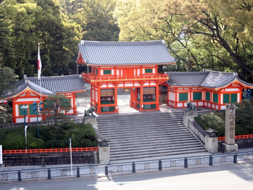 八坂神社が怖いと言われる理由と歴史的背景