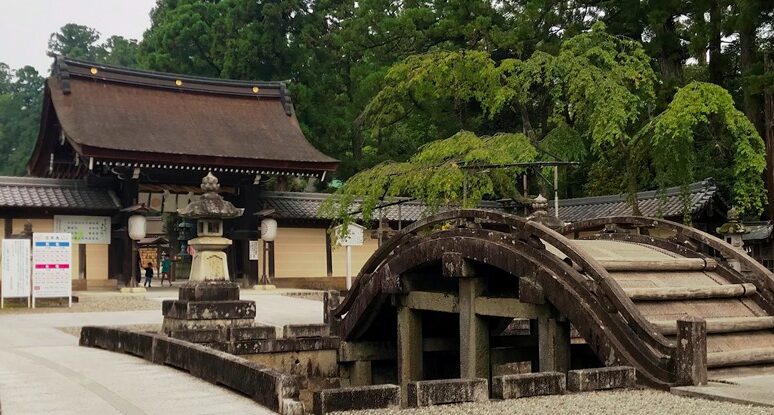 多賀大社でスピリチュアルな七五三を祝う神聖な意味