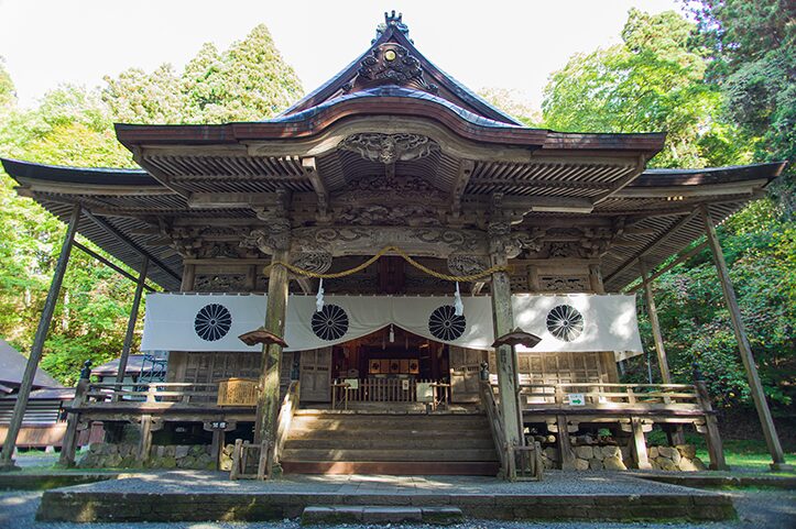 戸隠神社で不思議な出来事が起こる理由と神話の背景